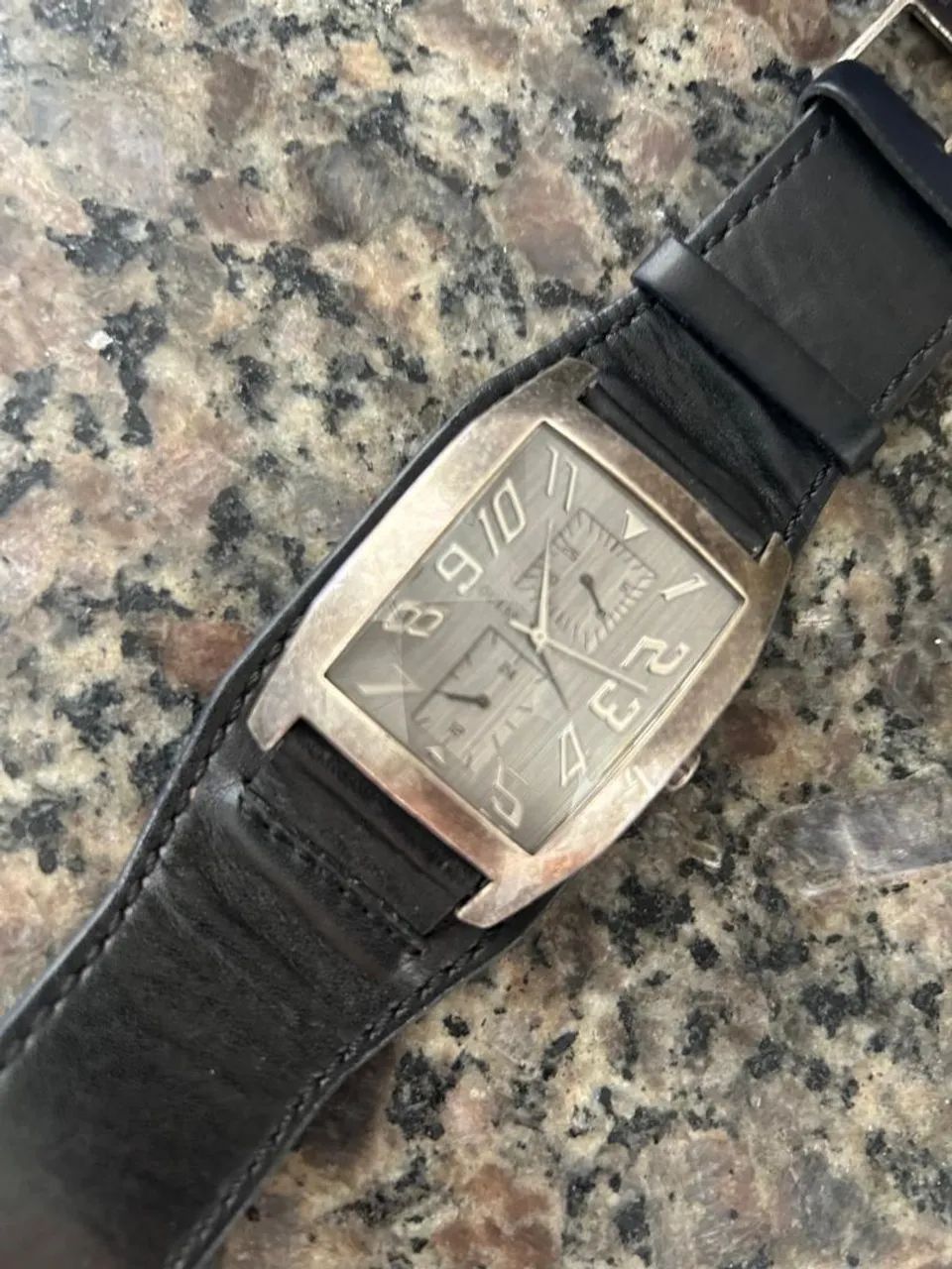 Rel ógio Guess muito conservado  - Foto 2