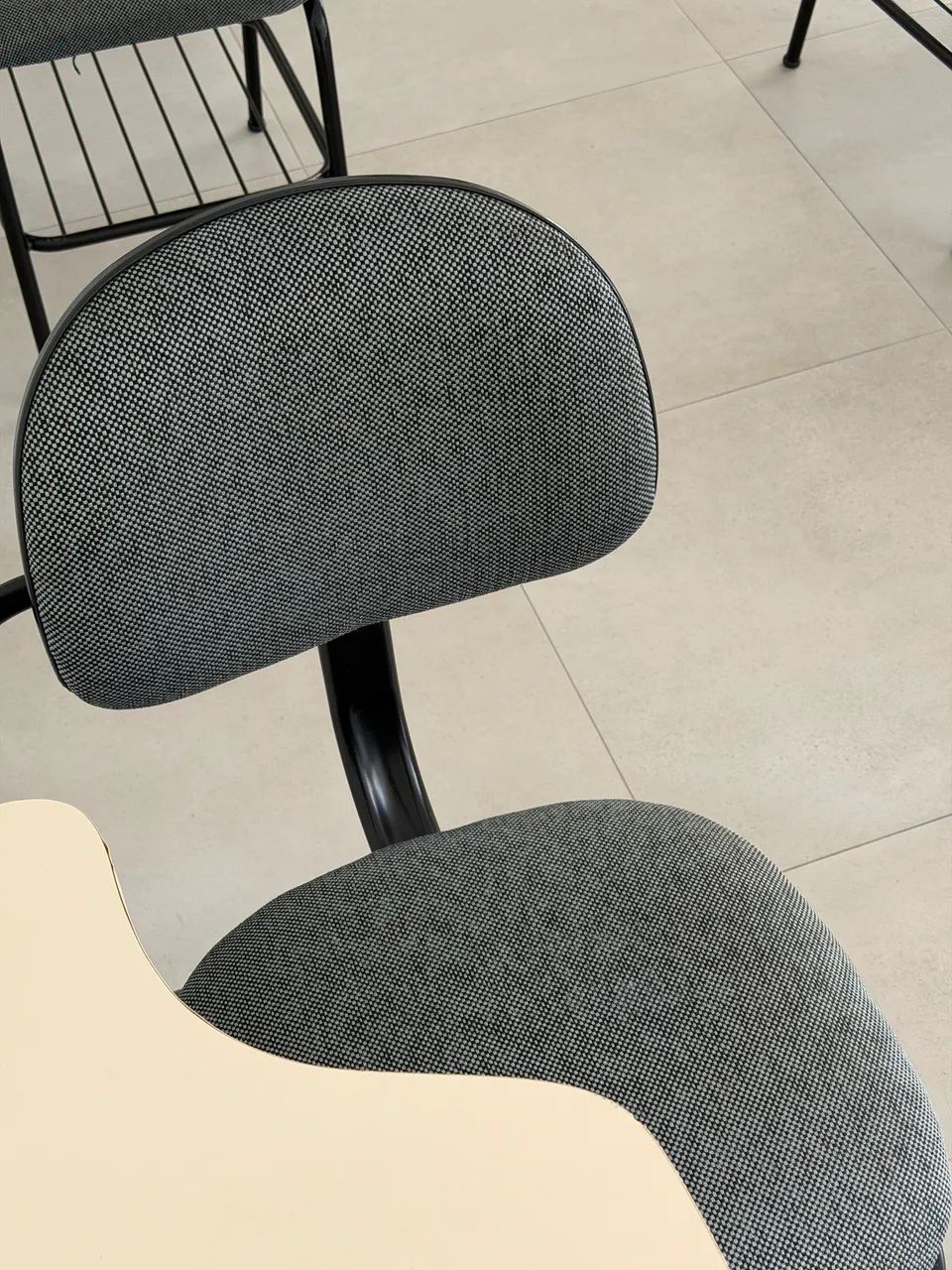 cadeiras universitárias estofadas com prancheta  - Foto 5
