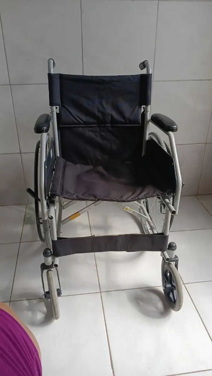 Cadeira de rodas  - Foto 2