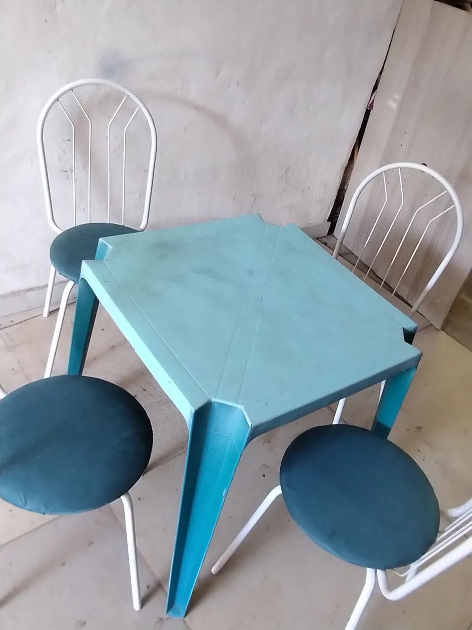 Faço a entrega, mesa com 4 cadeiras  - Foto 3