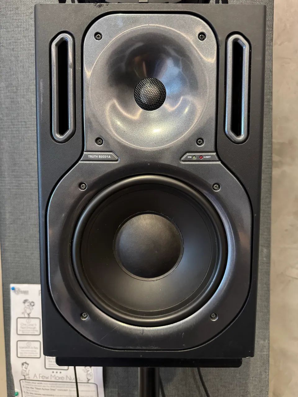 Par Monitores de Áudio Behringer Truth 3031a  - Foto 2