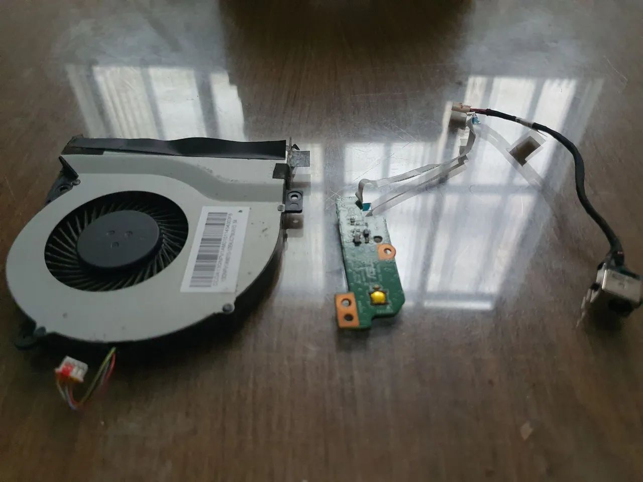 Cooler, botão do power e conector da fonte do notebook Asus S46C