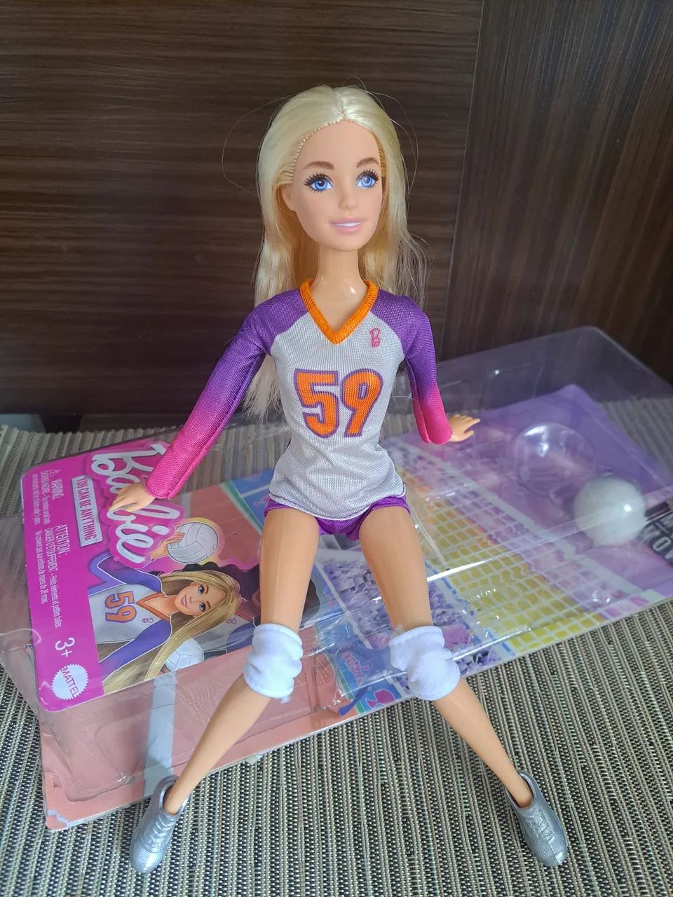Boneca barbie Vôlei em corpo genérico - Foto 3