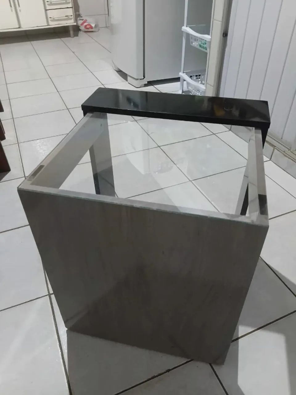 Criado-Mudo com Tampo de Vidro - Conservado - Foto 4