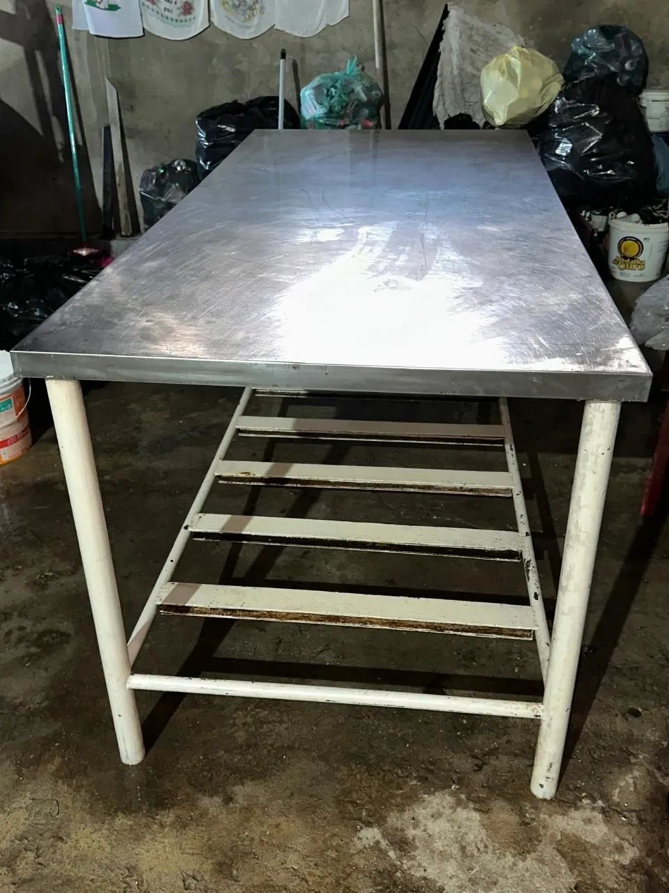Mesa inox com base de ferro!