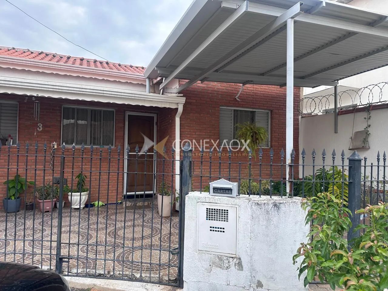 CASA Á VENDA COM 3 QUARTOS 1 SUÍTE NO BAIRRO BONFIM.