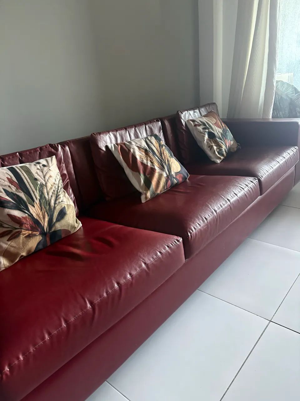 Sofá em couro com 6 lugares 