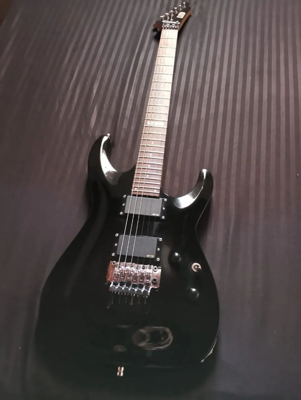 Guitarra LTD com captador EMG - Foto 3