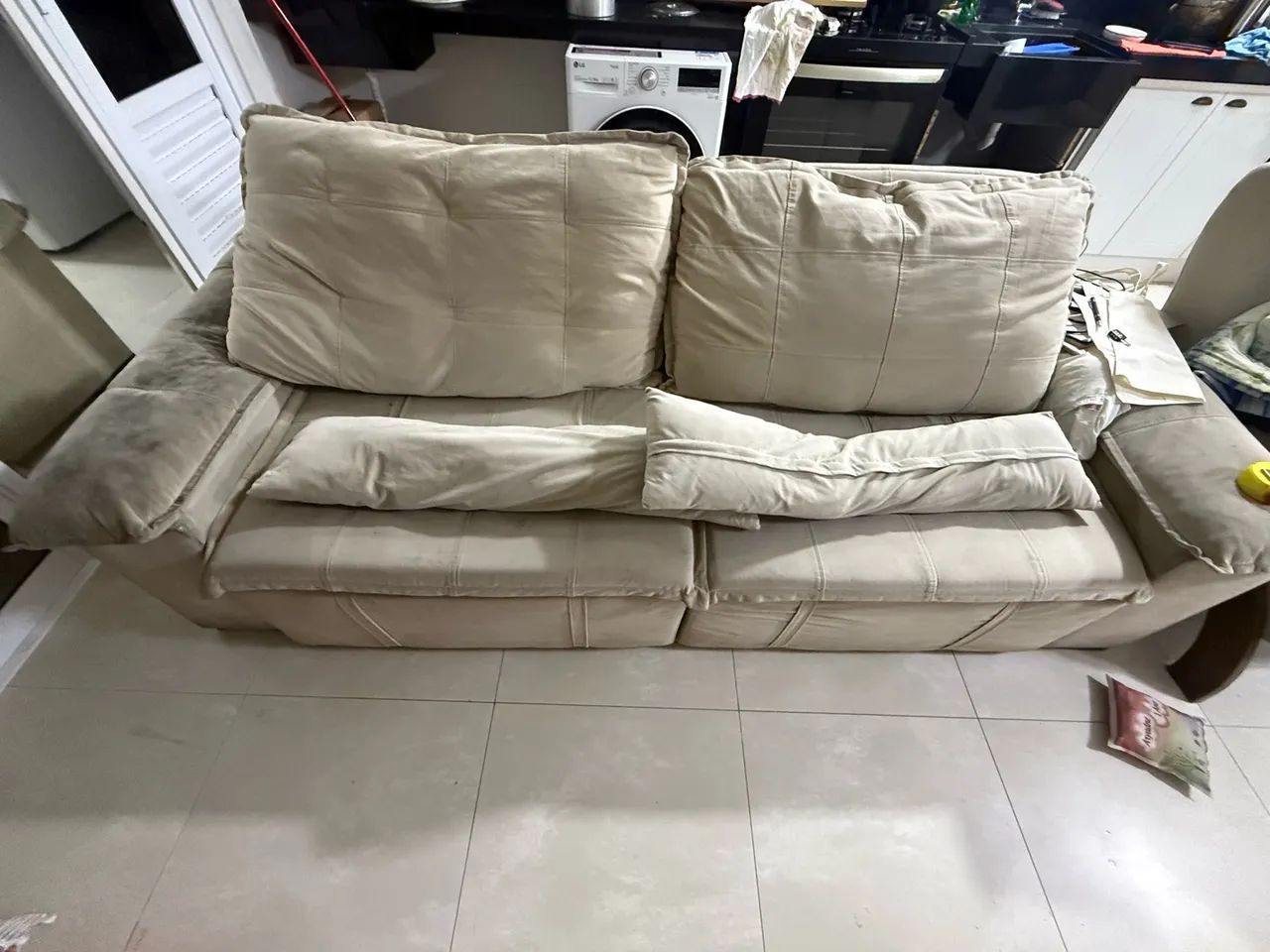 Sofá cama cor creme bom estado
