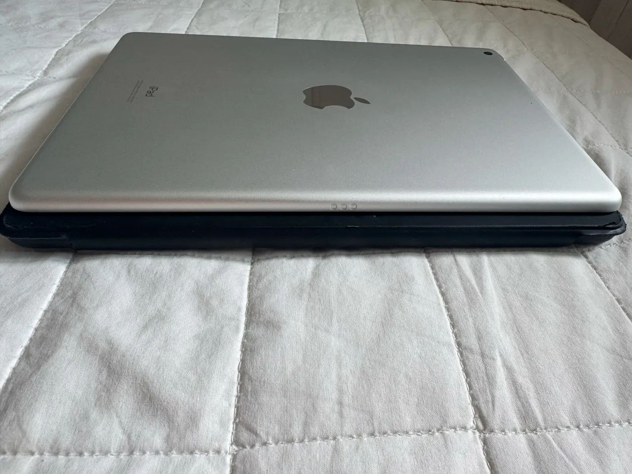IPAD 9 SILVER 64GB + CAPA + TECLADO + CANETA WB  - Foto 2