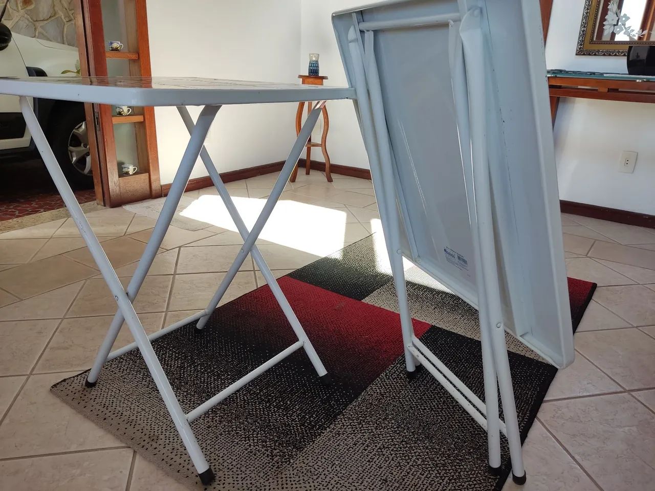 Mesa metálica modelo bar.