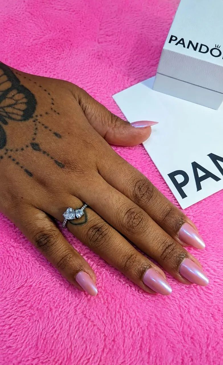 anel pandora prata dois corações aro 18 - Foto 4