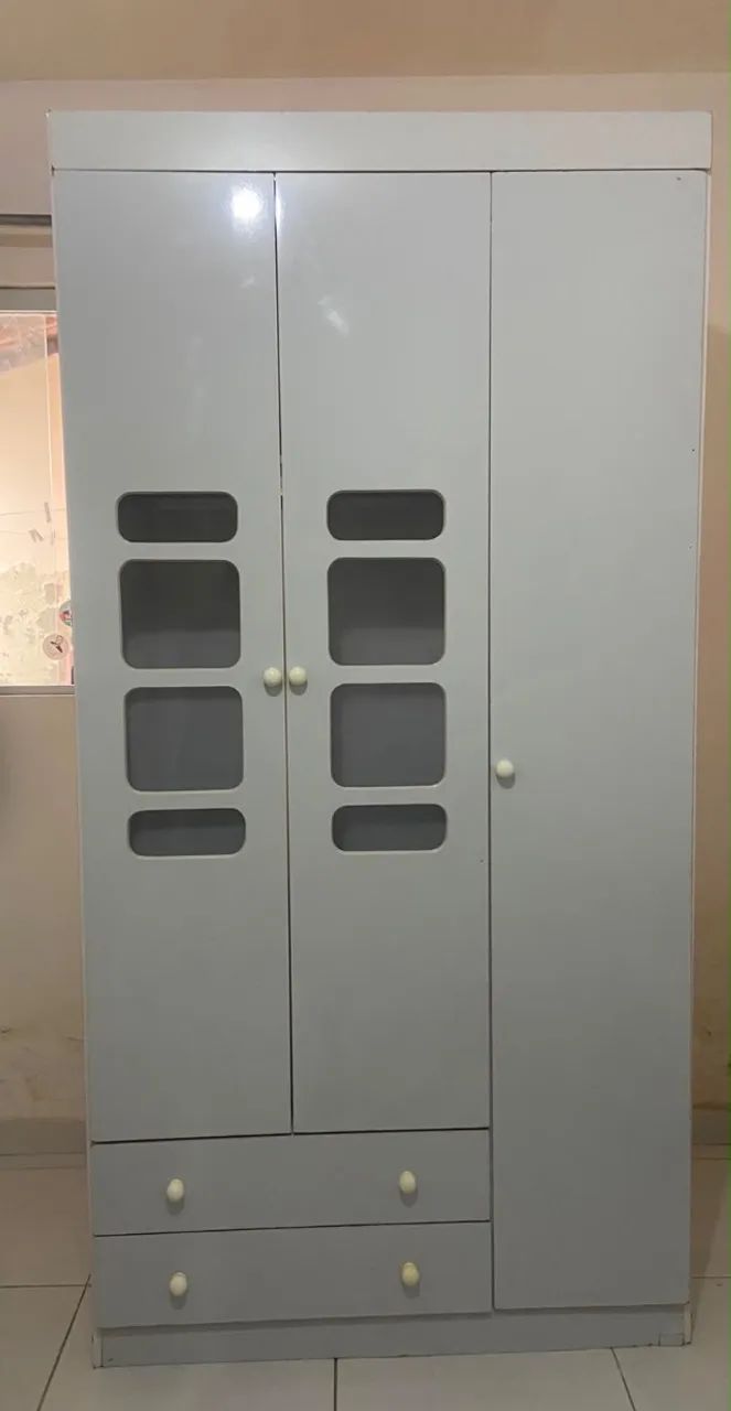 Guarda-roupa infantil 