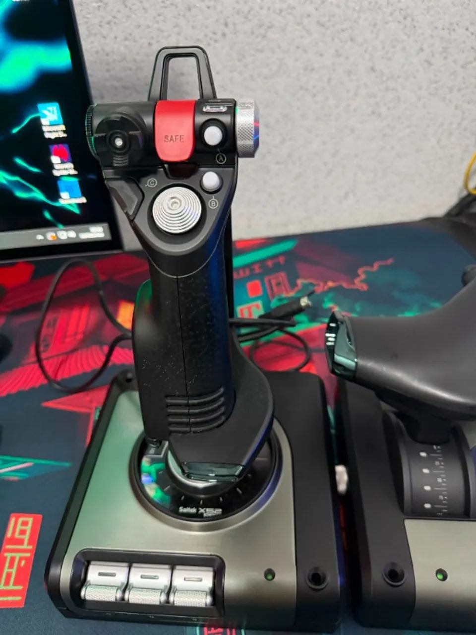 Joystick de voo Saitek X52 Pro  - Foto 3