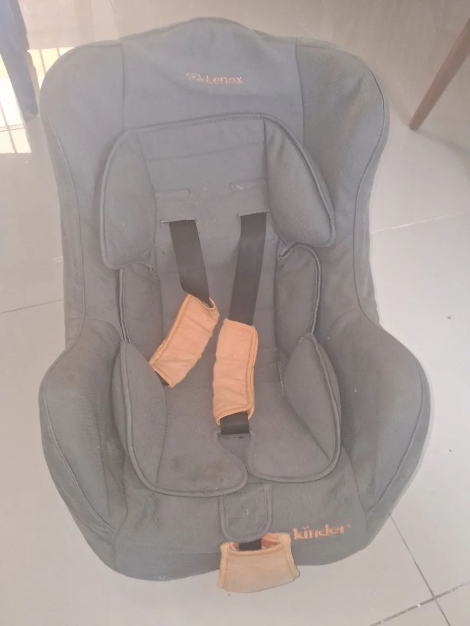 Vendo cadeira infantil para carro lenox