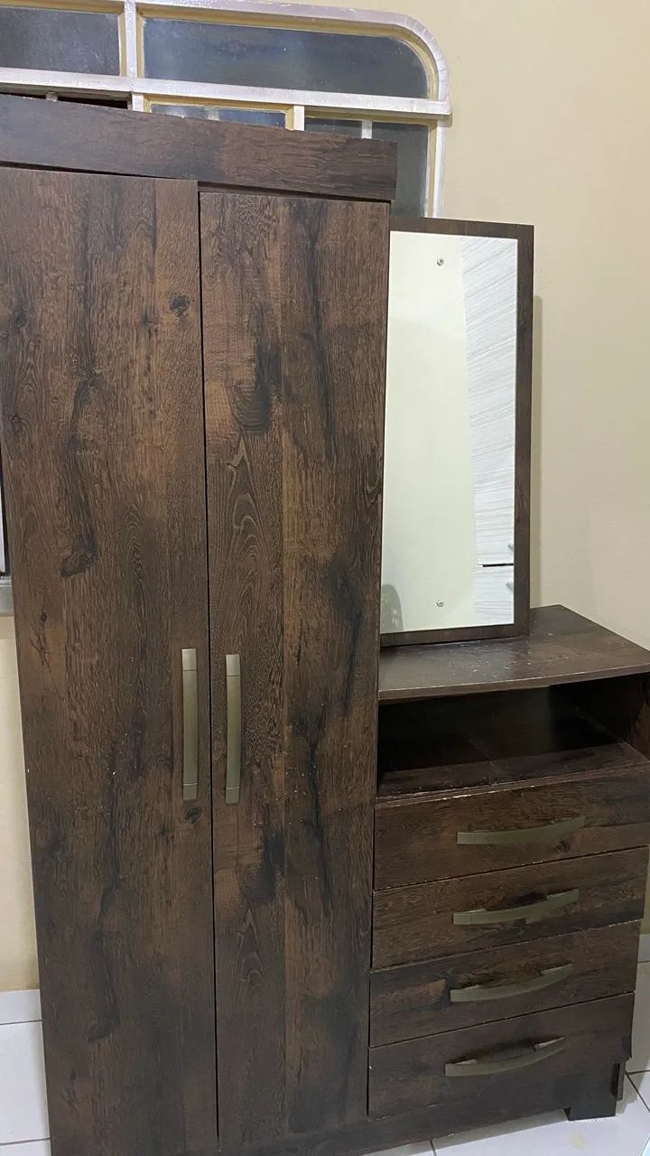 Cômoda com espelho 