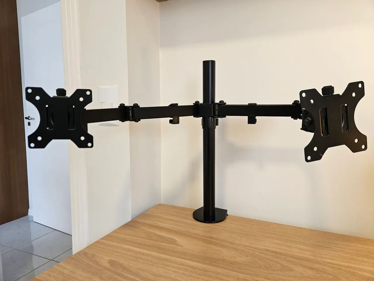 Suporte duplo para monitores - Foto 2