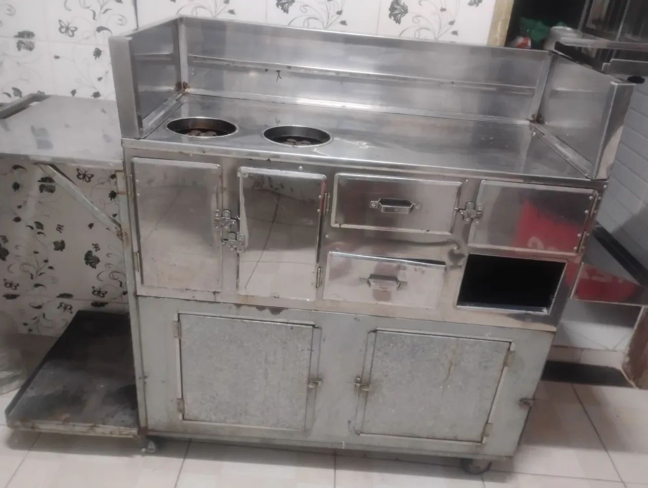 Vendo carrinho multiuso de inox 