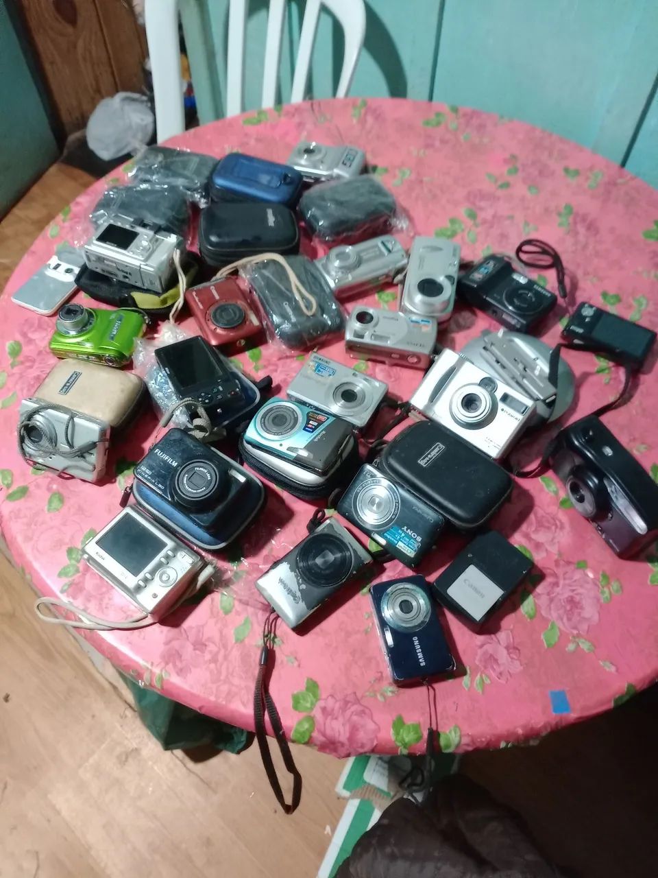 Várias câmaras de fotos  na faixas de  trinta reais cada  - Foto 3