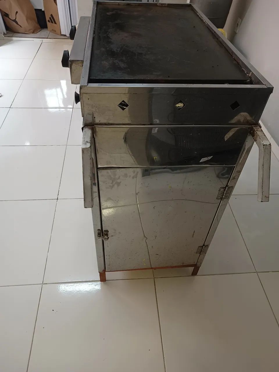 Vendo carrinho de inox com chapa de ferro fundido para churrasco e lanche - Foto 2