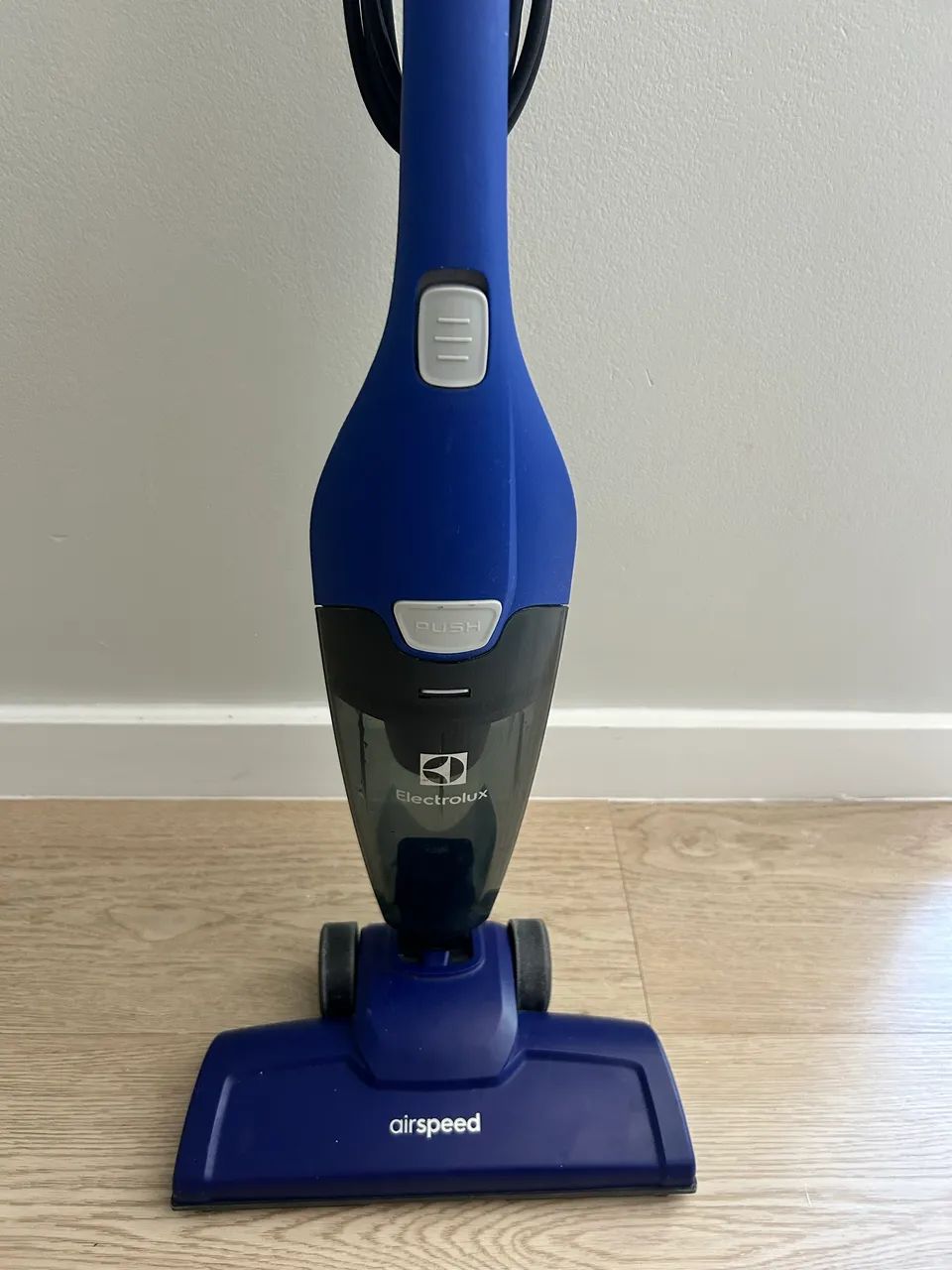 Aspirador vertical Electrolux - Foto 2