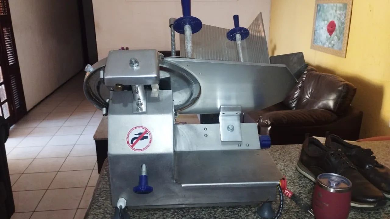 Vendo máquina de corta frios - Foto 2