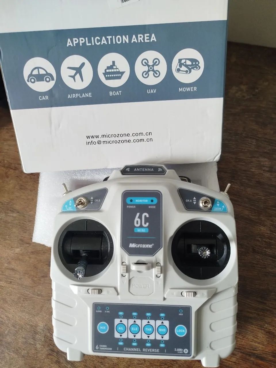 Rádio Controle/ Transmissor Microzone 6C Mini 2.4GHz (6 Canais)
