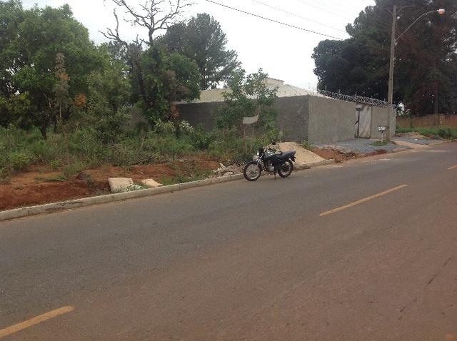 2 lotes juntos 600 metros cada 15 por 40cada na avenida,próximo do centro. - Foto 2