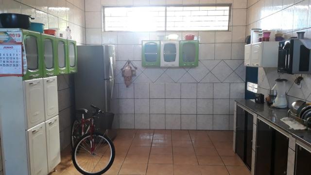 Vende, R$ 300.000,00, excelente casa na av. principal da folha 23 com kitnet no fundo - Foto 14