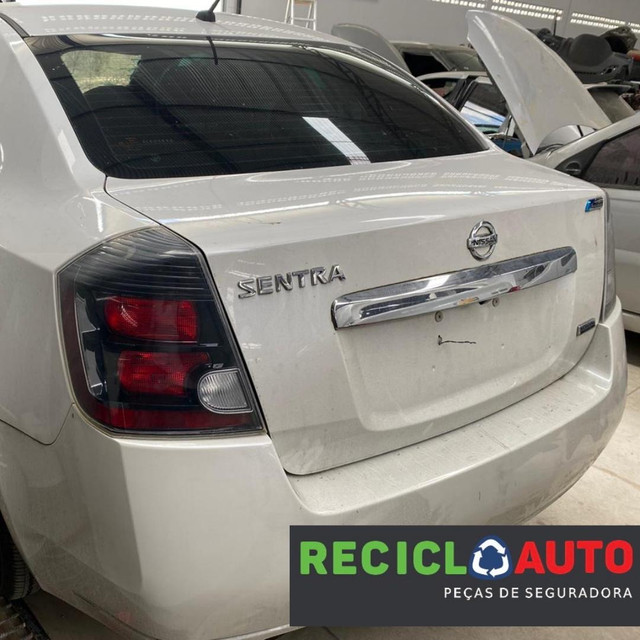 Sucata de sentra 2.0 at para retirada de peças  Leia a descrição - Foto 4