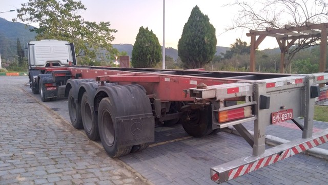 PORTA CONTAINER DE 40 E UM DE 20