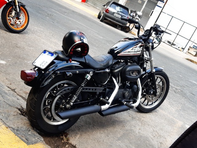 HARLEY DAVIDSON 883 R