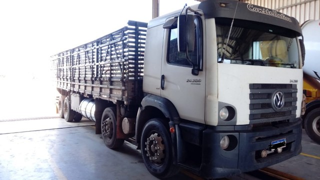 VOLKSWAGEM 24-280 BITRUCK CONSTELLATION