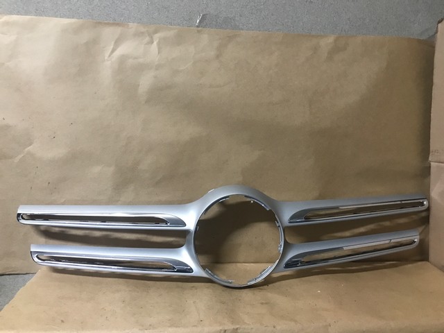 Friso da grade Mercedes Glc250