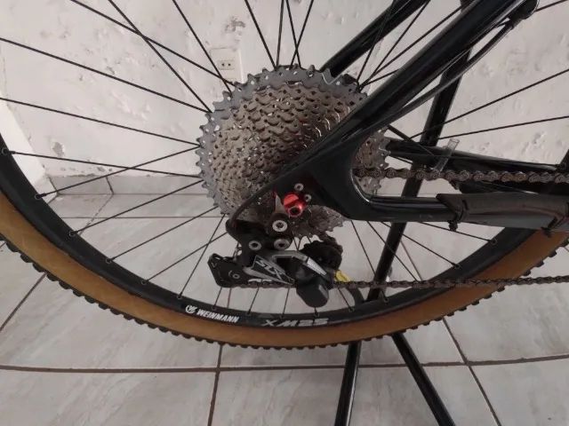 MTB - KHS Carbon Aro 29  - Shimano SLX 11v - Quadro 19 - Aceito Troca(Leia a Descrição) - Foto 5
