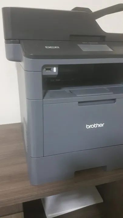 Impressora multifuncional Laser Brother DCP-L5502DN alto volume - Foto 4