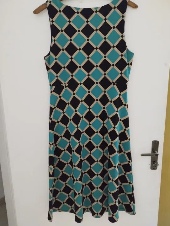 Vestido midi, importado. Tam 40/42. Forrado  - Foto 2