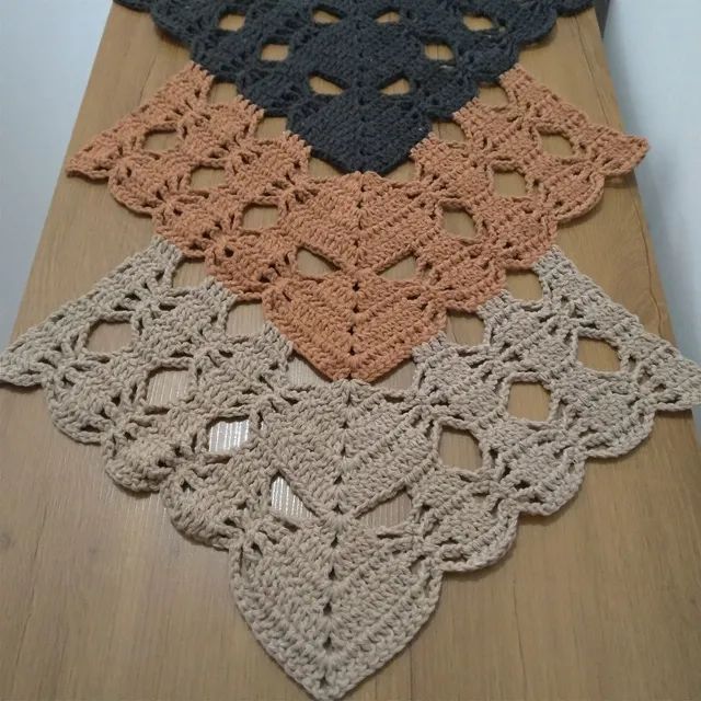 Caminho de mesa crochê  - Foto 2