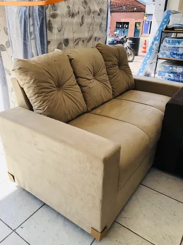 Sofá 3 lugares mais 3 almofadas 399,99
