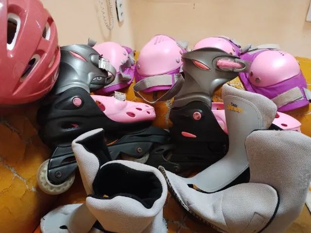 Patins completo, na cor rosa, com tamanho regulável 38 até 41 e bastante acessórios  - Foto 2