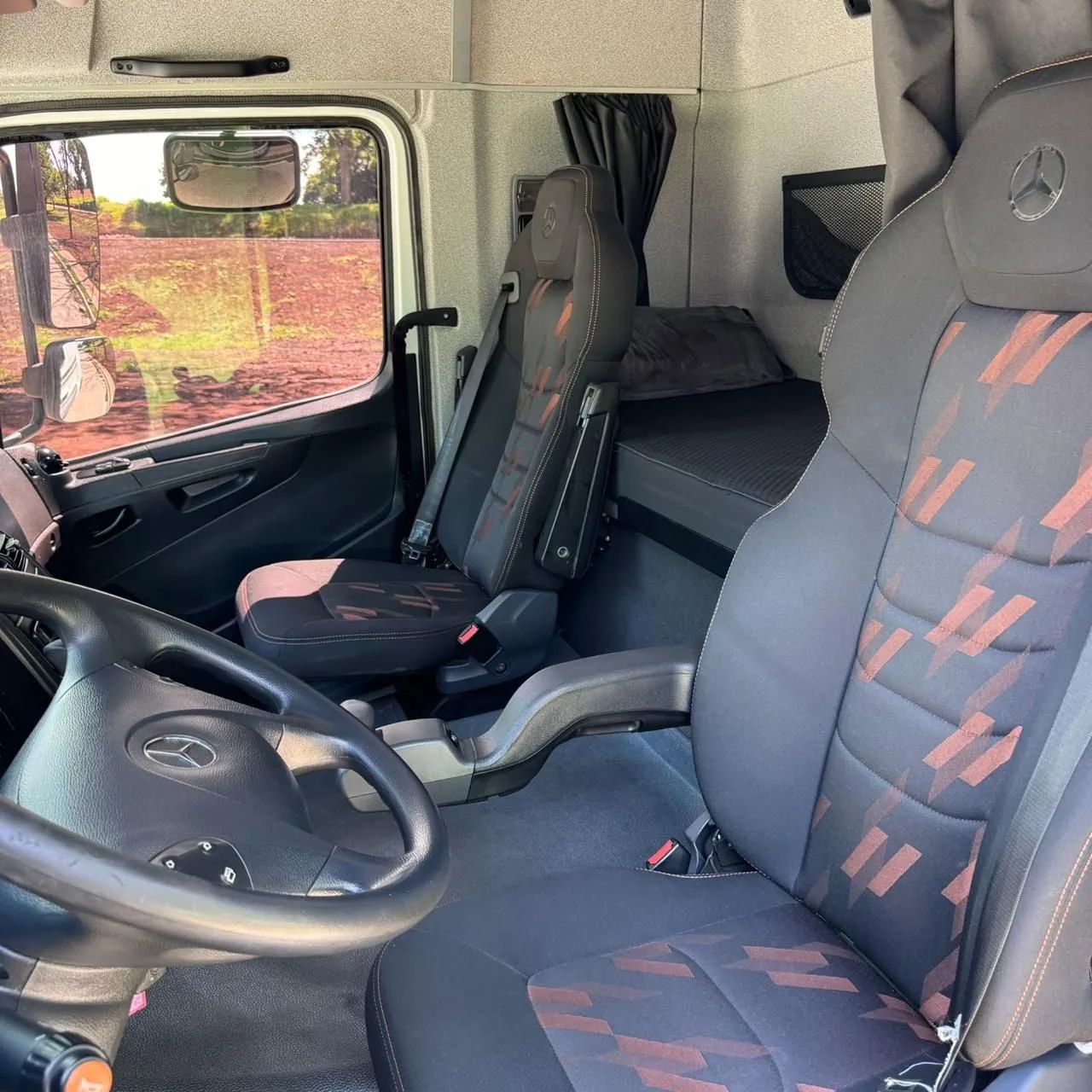 Mercedes-Benz Atego 2544 6x2 - Ano 2014 - Foto 3