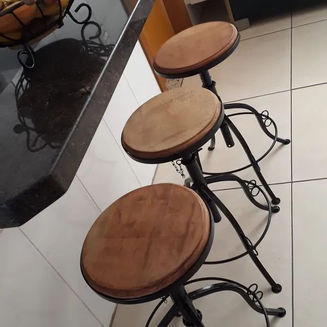 Banqueta Bistrô Ajustável Versate 