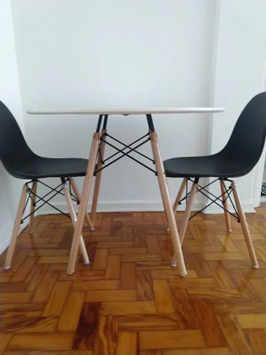 Conjunto Mesa Eiffel Eames 80cm + 02 Cadeiras -  Pouquíssimo Usado - Foto 3