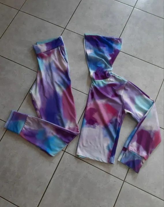 conjunto tie dye calça e blusa com capuz tam.P