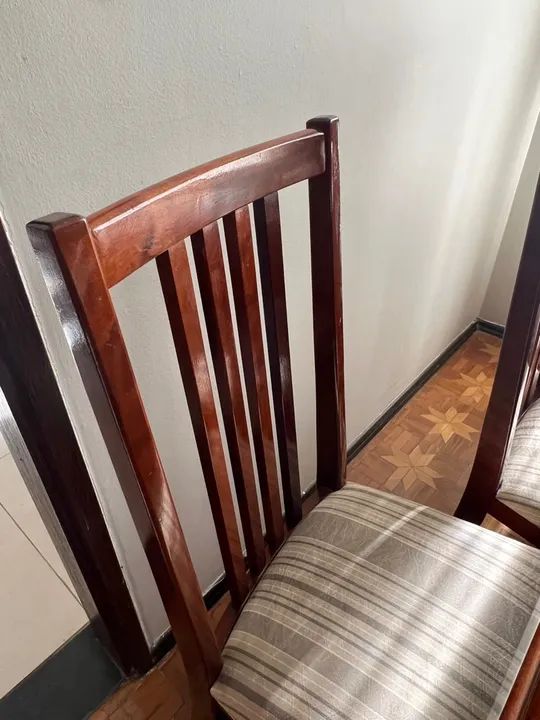 Mesa de jantar em mogno 6 lugares - Foto 3