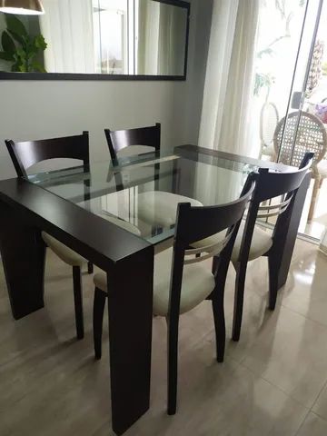 Mesa tampo de vidro, em madeira maciça 64254013585154120