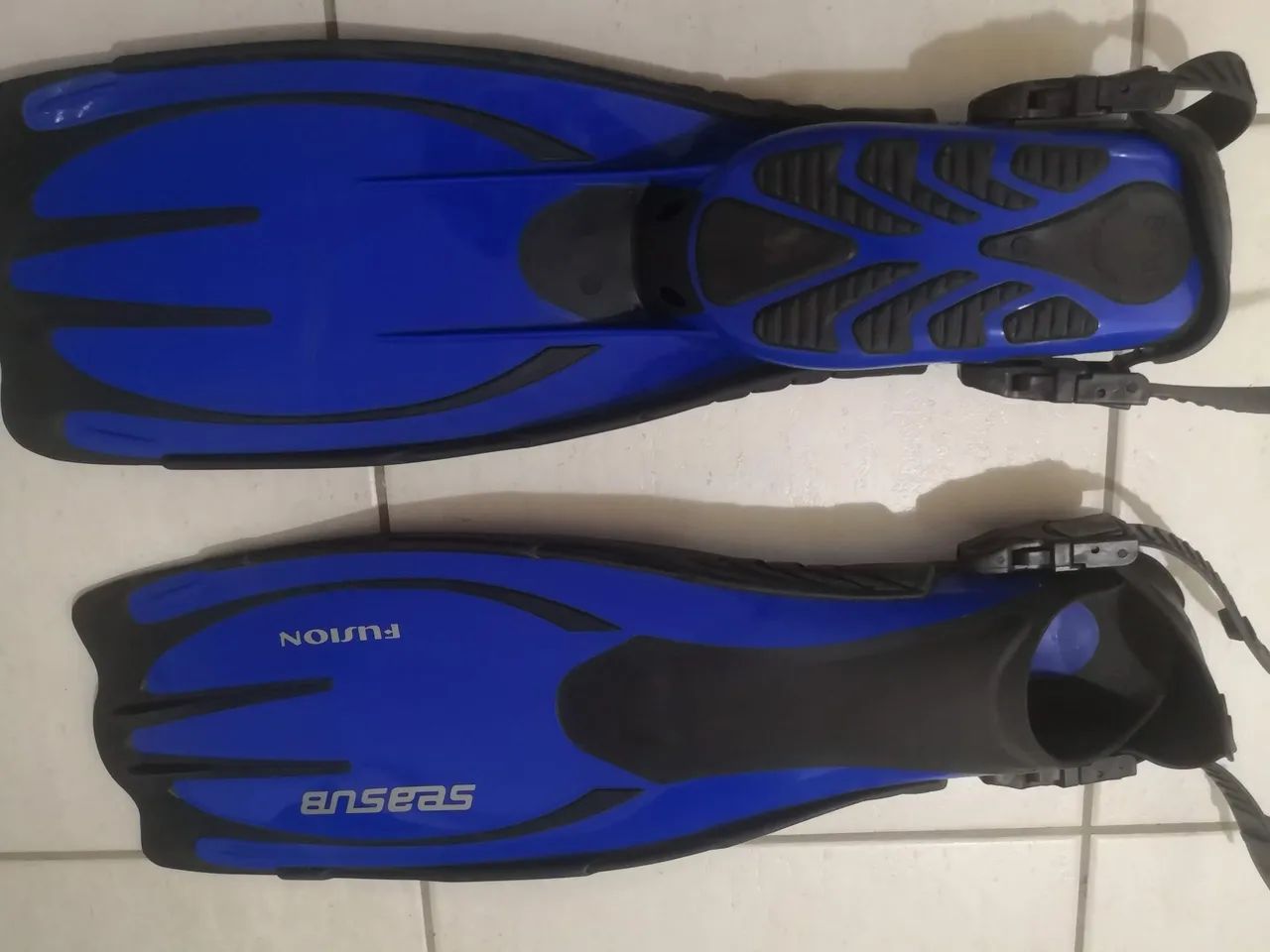 Nadadeira Seasub  fusion tam S-L, semi nova - Foto 3