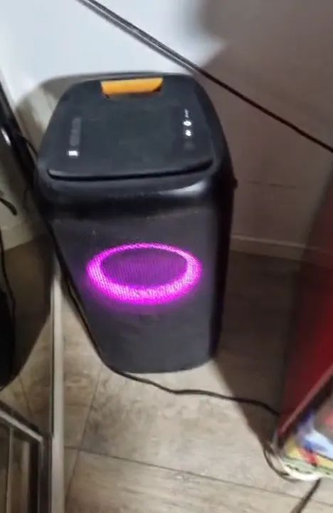 JBL PARTYBOX 300 - Preço pra vender hoje R$ 1.700,00 - Foto 4