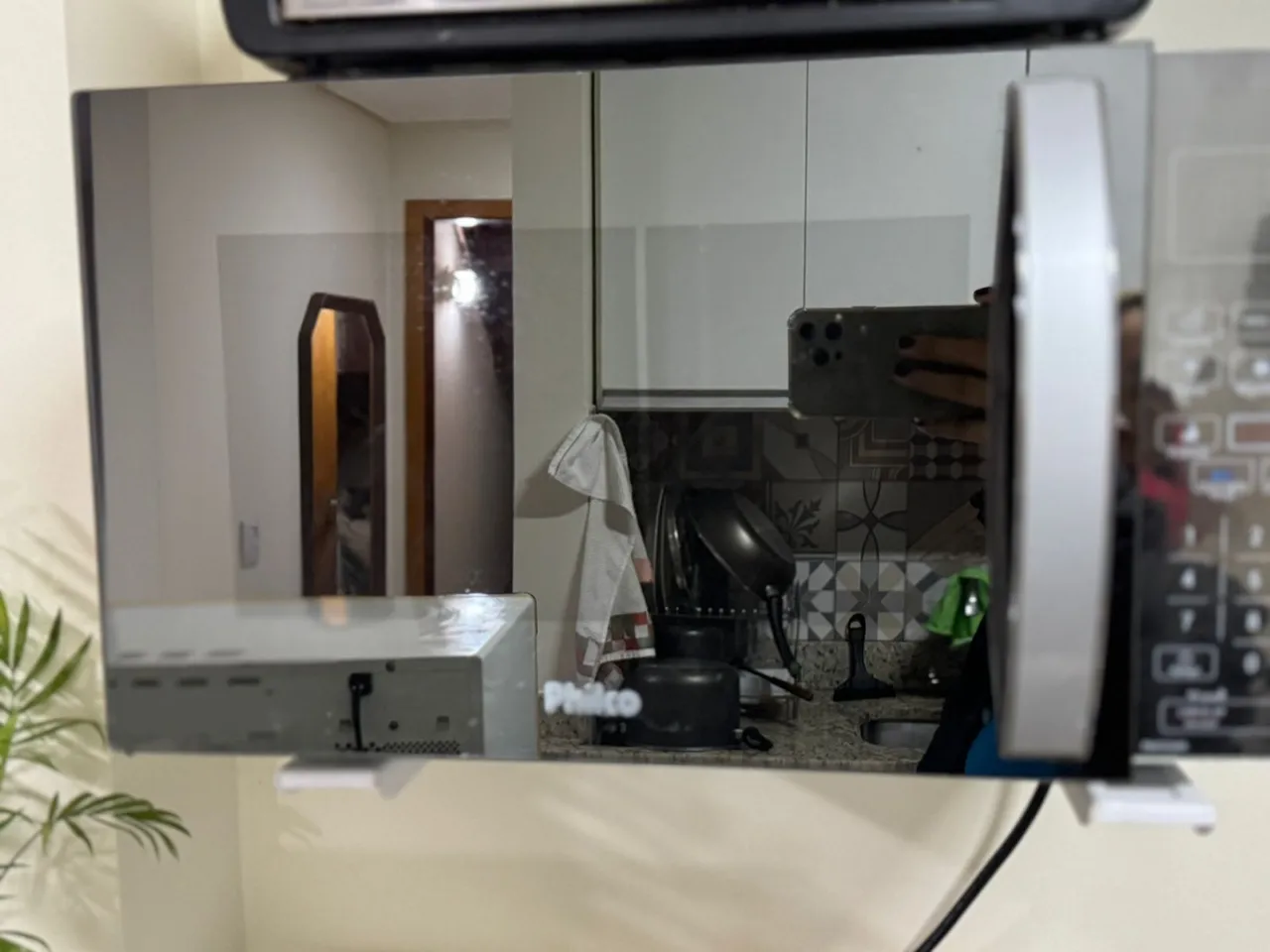 Micro-ondas Philco Espelhado - Design Moderno
