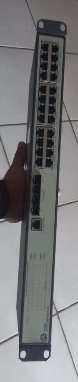 switch HP de 24 portas gerenciável.